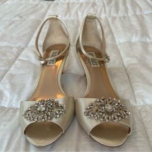 Badgley Mischka Ivory Heels Size 7.5